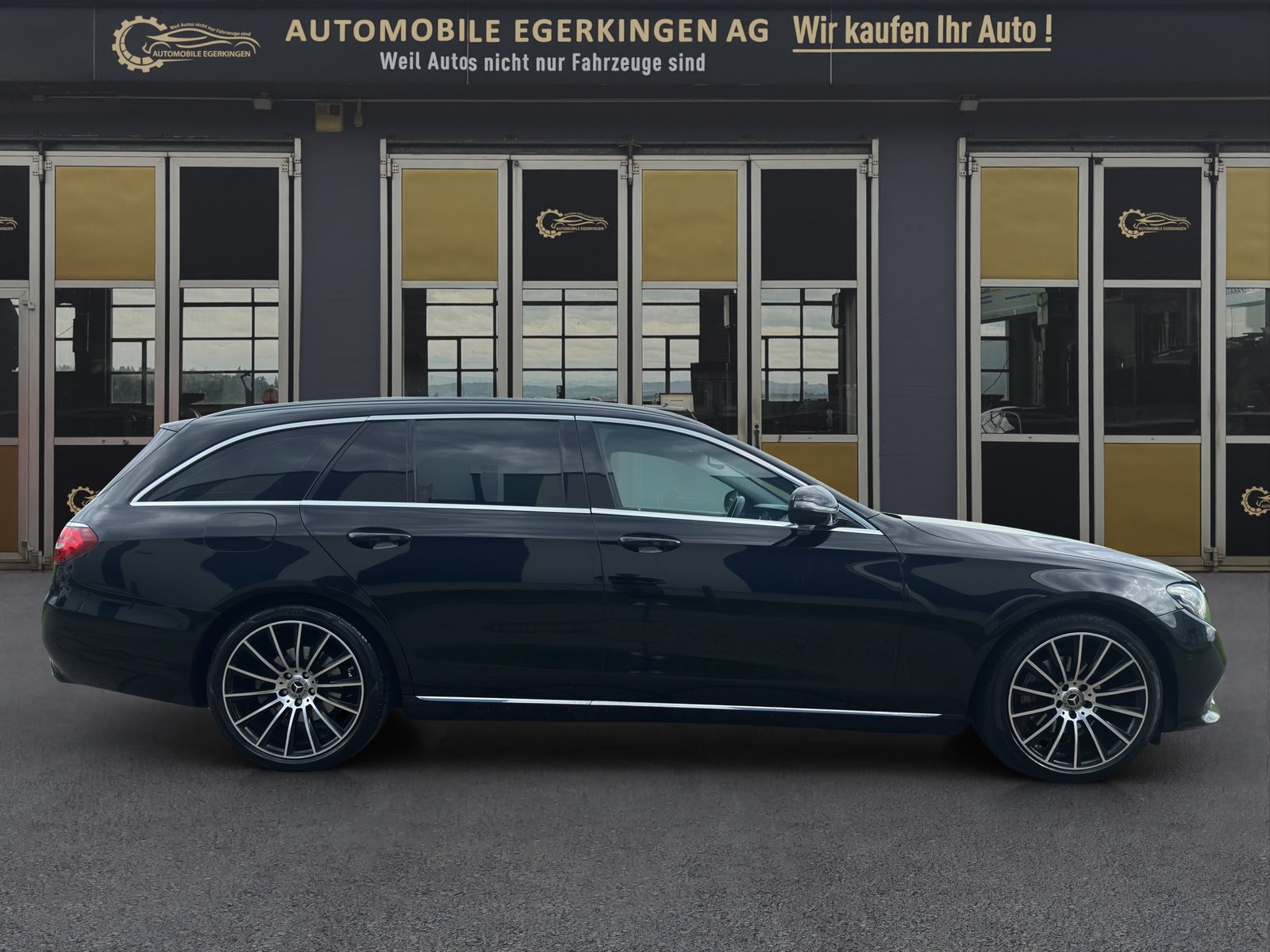 MERCEDES-BENZ E 220 d Avantgarde, Diesel, Second hand / Used, Automatic - 4