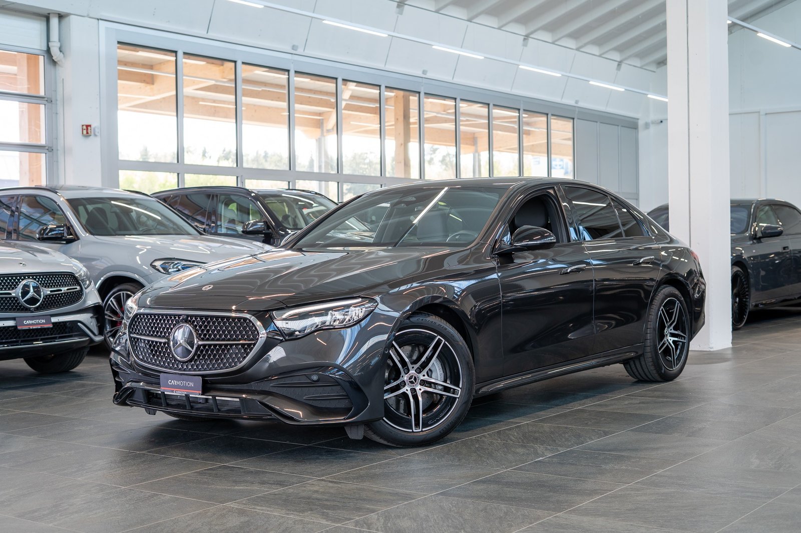 MERCEDES-BENZ E 220 d AMG Line / Navi / Rückfahrkamera / Si