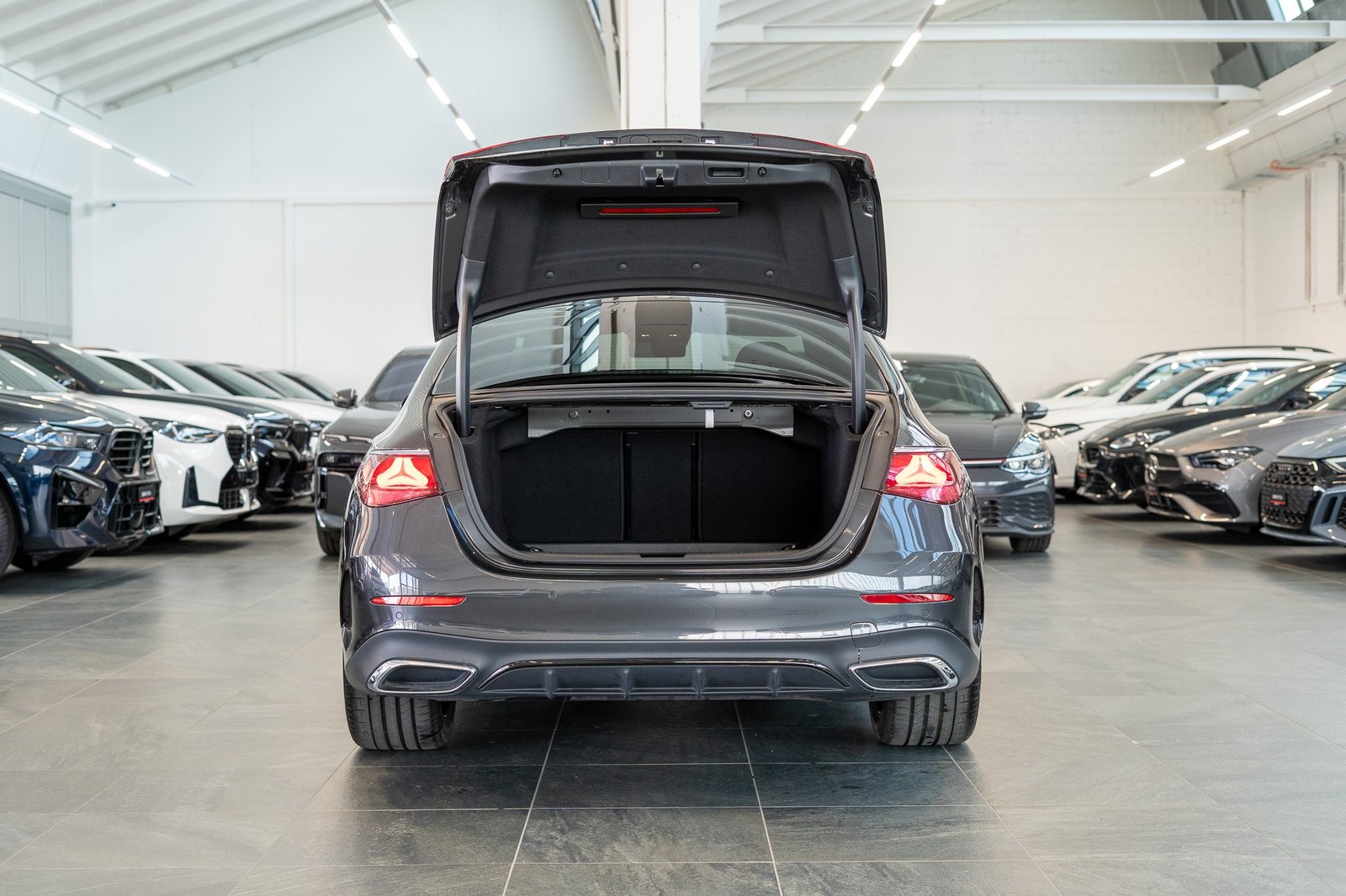 MERCEDES-BENZ E 220 d AMG Line / Navi / Rückfahrkamera / Si, Diesel, Occasion / Utilisé, Automatique - 6
