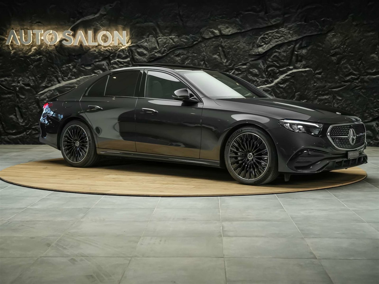 MERCEDES-BENZ E 220 d 4Matic AMG Line 9G-Tronic *Panorama*We, Diesel, Occasion / Gebraucht, Automatik - 6