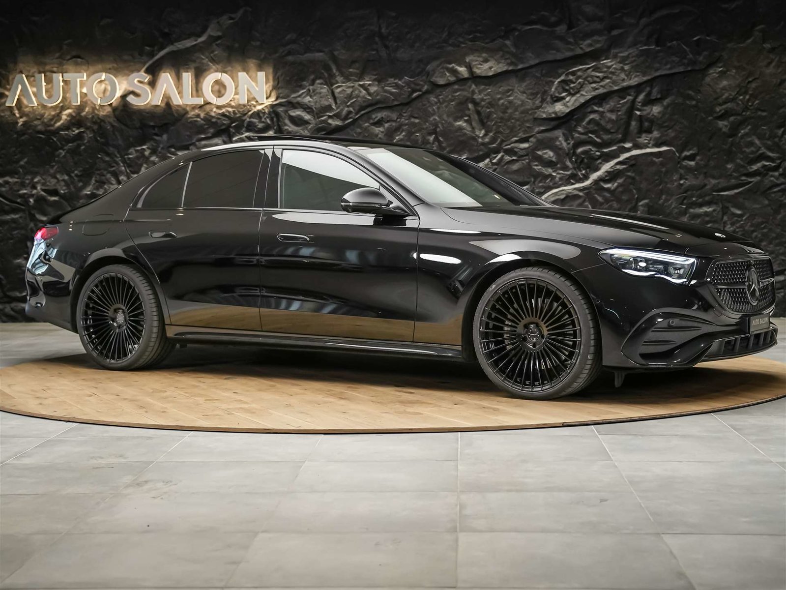 MERCEDES-BENZ E 220 d AMG Line 4matic **CH-Fahrzeug** *Super, Diesel, Occasion / Utilisé, Automatique - 6