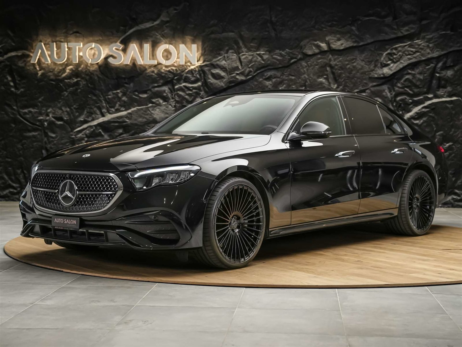 MERCEDES-BENZ E 220 d AMG Line *Supercreen*21 Felgen*Vollede