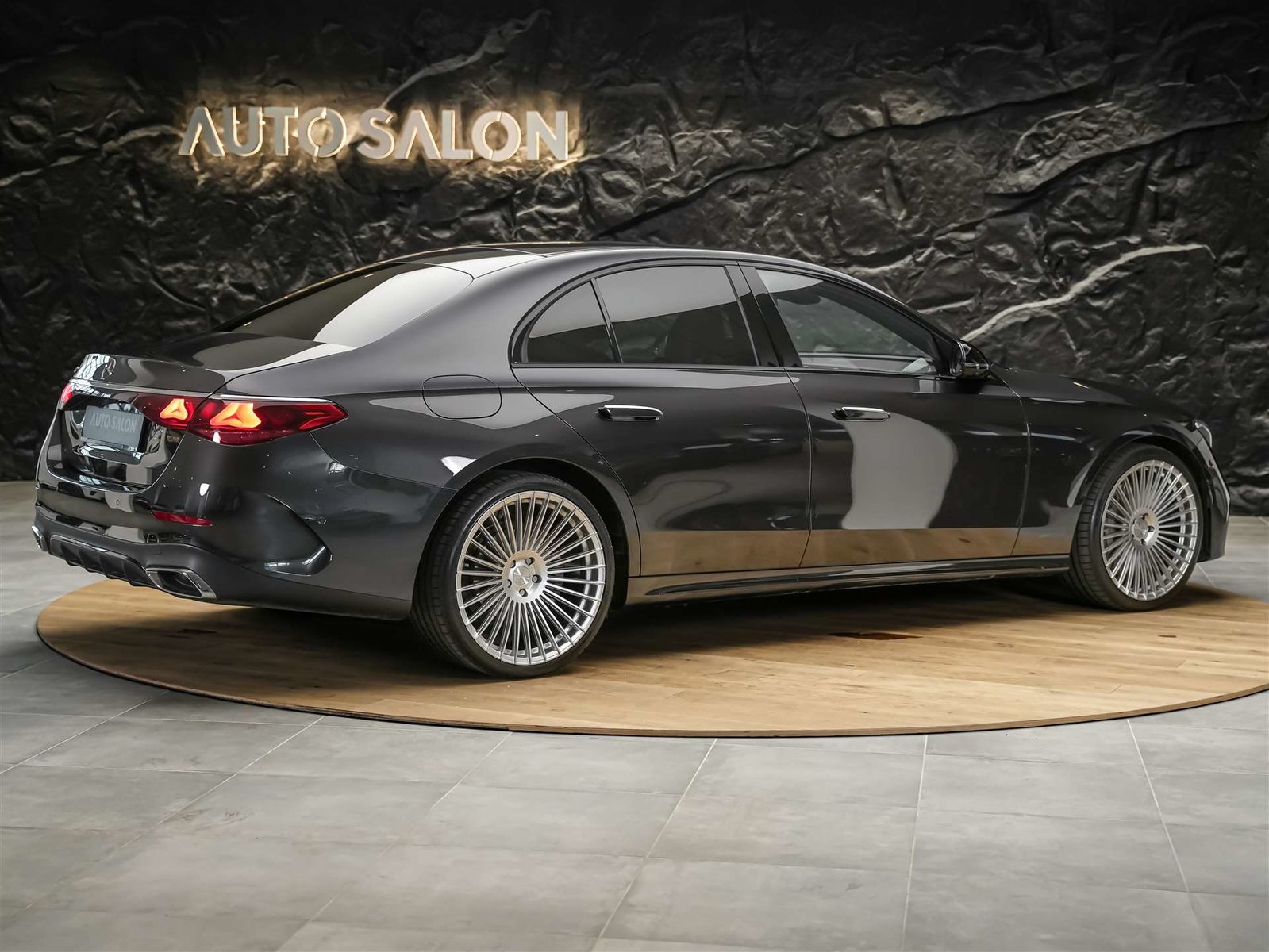 MERCEDES-BENZ E 220 d AMG Line *21 Felgen*Burmester*360 Kame, Diesel, Occasion / Gebraucht, Automatik - 5