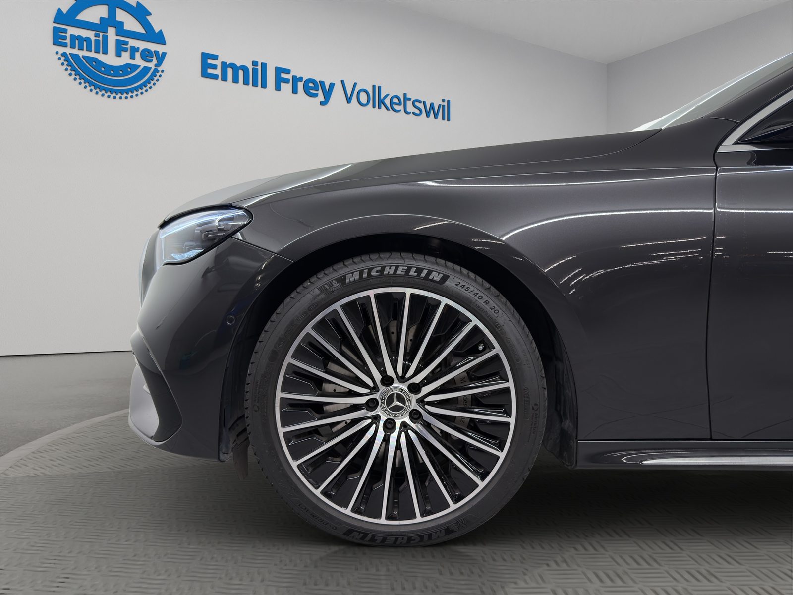 MERCEDES-BENZ E 220 d AMG Line 4matic, Mild-Hybrid Diesel/Electric, Second hand / Used, Automatic - 4
