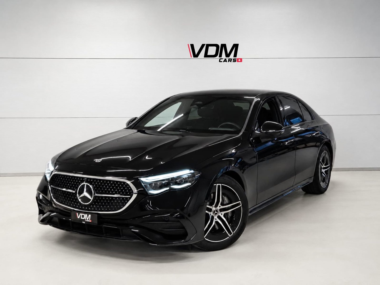 MERCEDES-BENZ E 220 d AMG Line *Fullscreen-Display* *Top Aus