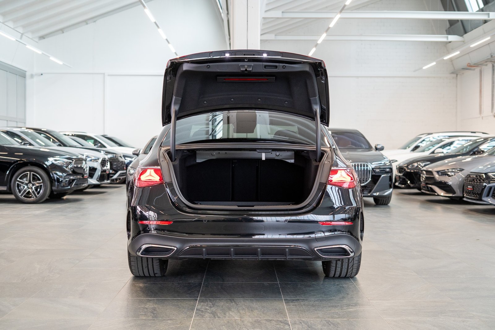 MERCEDES-BENZ E 220 d AMG Line / Superscreen-Hyperscreen / 3, Diesel, Occasion / Gebraucht, Automatik - 6