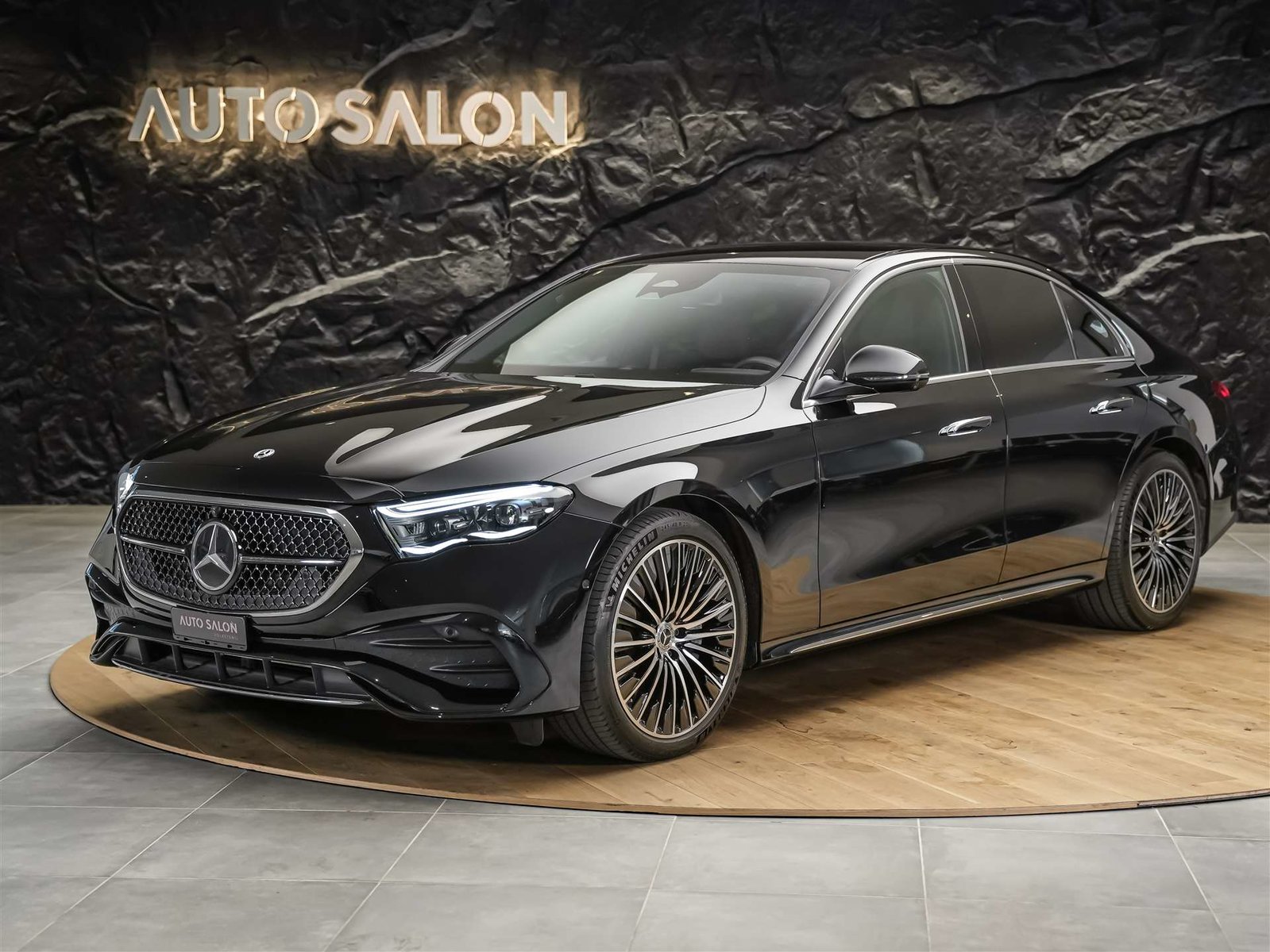 MERCEDES-BENZ E 220 d 4Matic AMG Line 9G-Tronic *Superscreen, Diesel, Occasion / Gebraucht, Automatik - 2