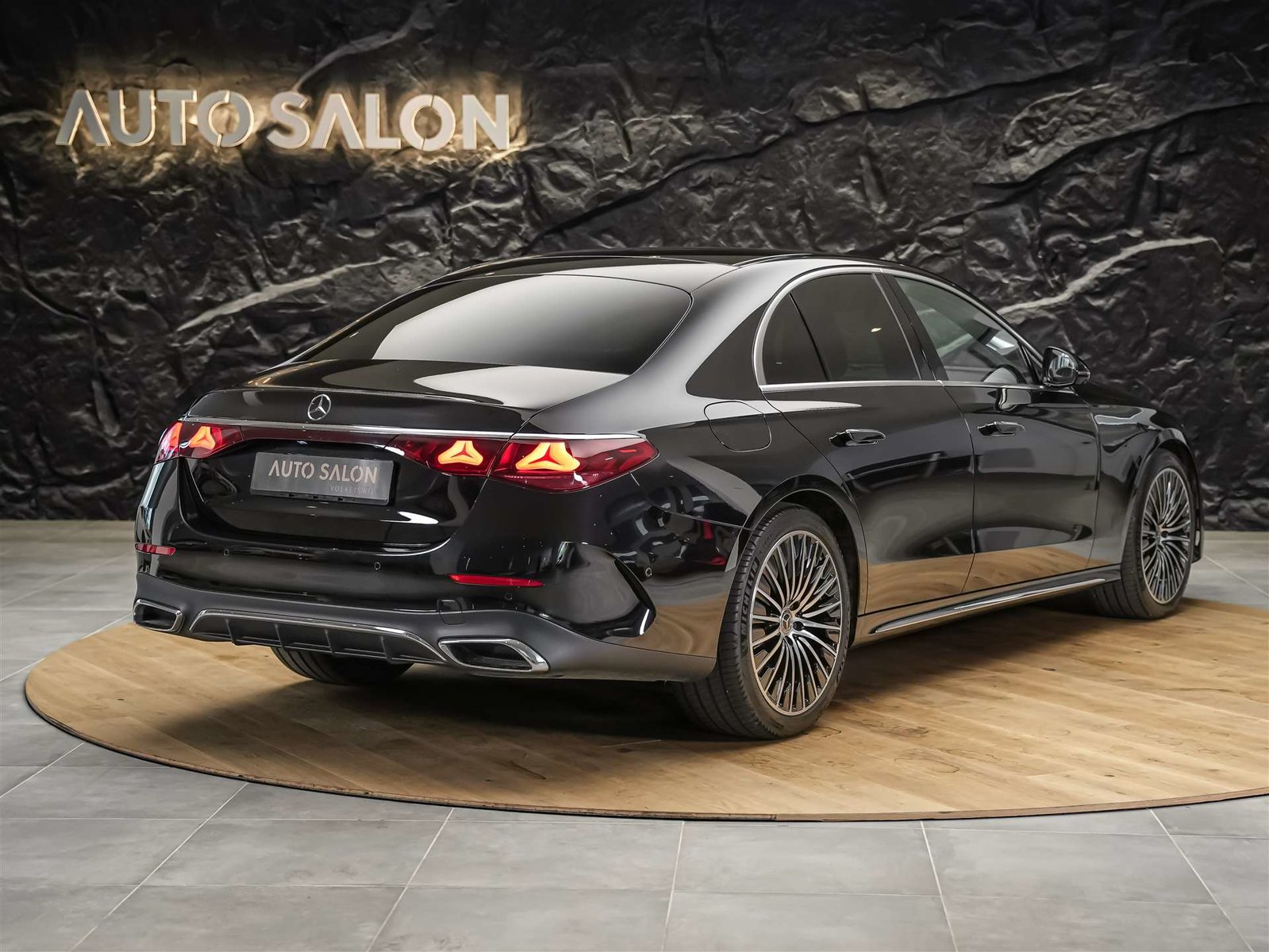 MERCEDES-BENZ E 220 d 4Matic AMG Line 9G-Tronic *Superscreen, Diesel, Occasion / Gebraucht, Automatik - 6
