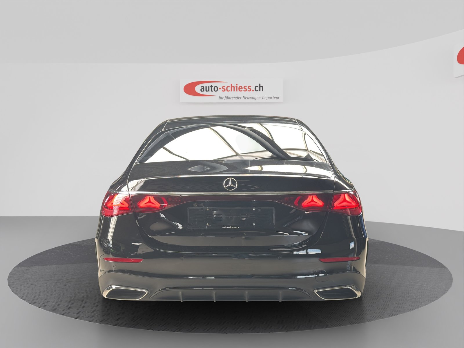 MERCEDES-BENZ E 220 d AMG Line Night, Mild-Hybrid Diesel/Elektro, Occasion / Gebraucht, Automatik - 4