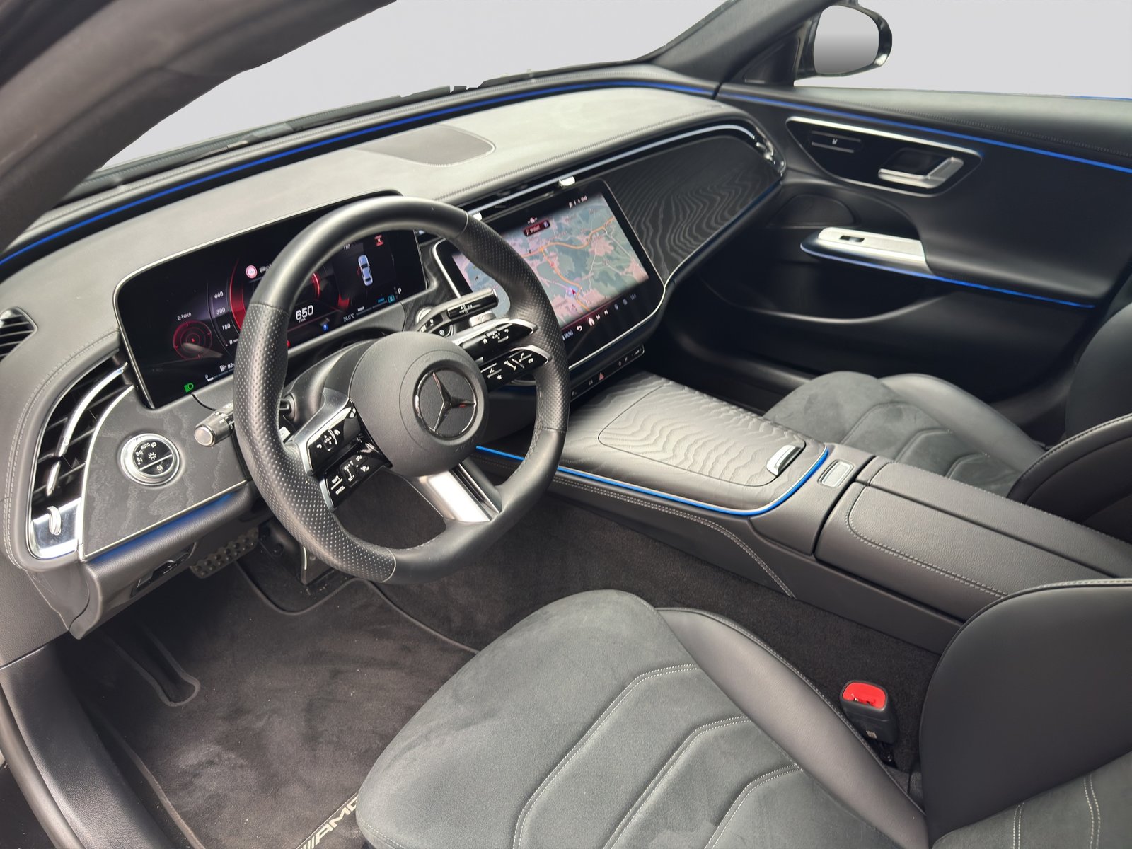 MERCEDES-BENZ E 220 d AMG Line Night, Mild-Hybrid Diesel/Elektro, Occasion / Gebraucht, Automatik - 7