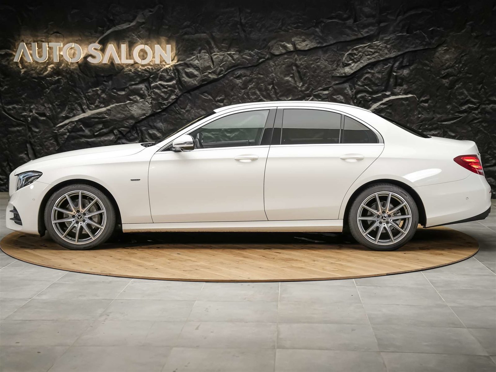 MERCEDES-BENZ E 220 d AMG Line 9G-Tronic *Facelift*Multibeam, Diesel, Occasion / Gebraucht, Automatik - 2