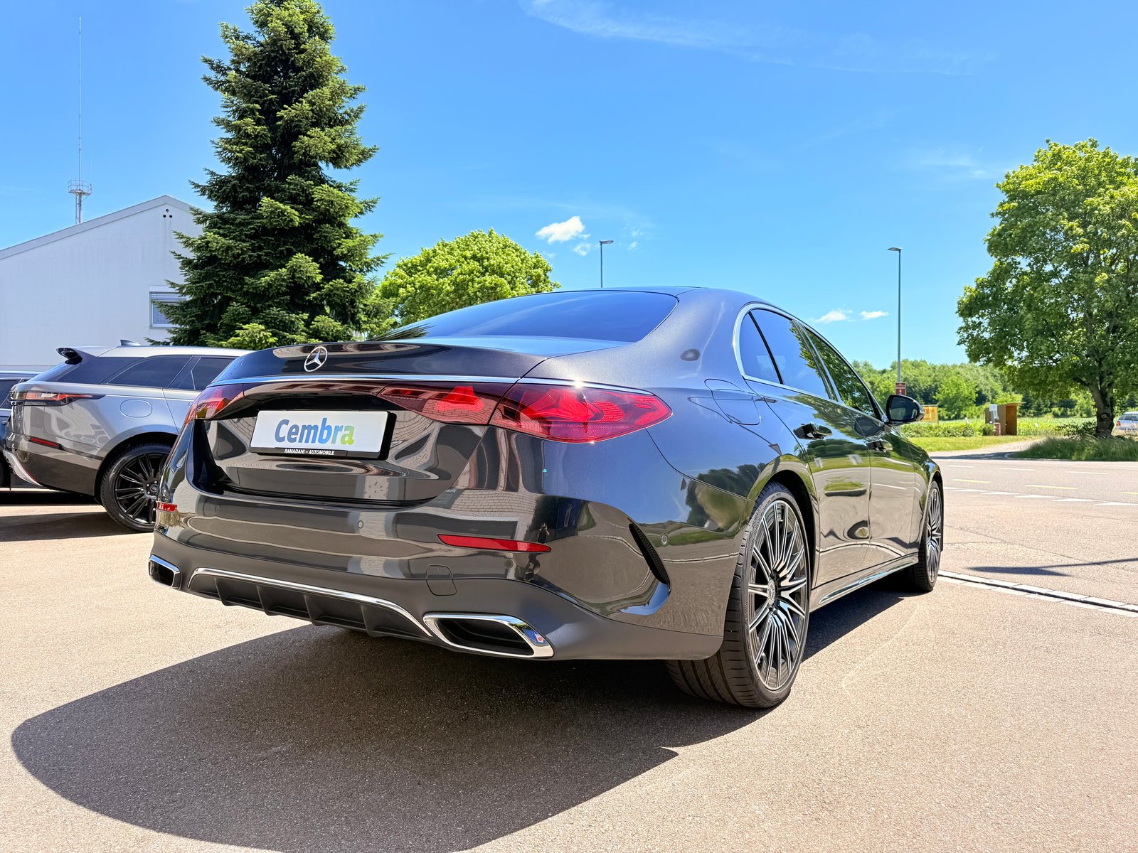 MERCEDES-BENZ E 220 d 4Matic AMG-Line 9G-Tronic, Mild-Hybrid Diesel/Elektro, Occasion / Gebraucht, Automatik - 3