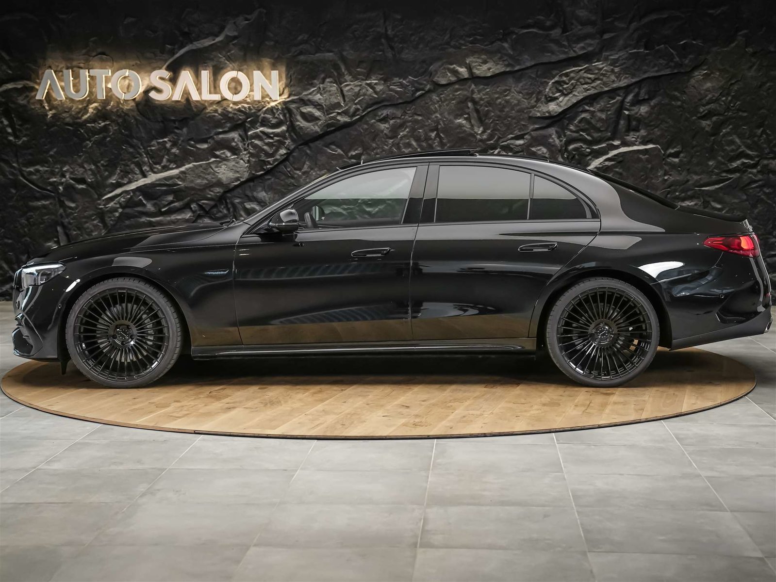 MERCEDES-BENZ E 220 d AMG Line *21 Felgen*Abstandsregler*Pan, Diesel, Occasion / Gebraucht, Automatik - 3