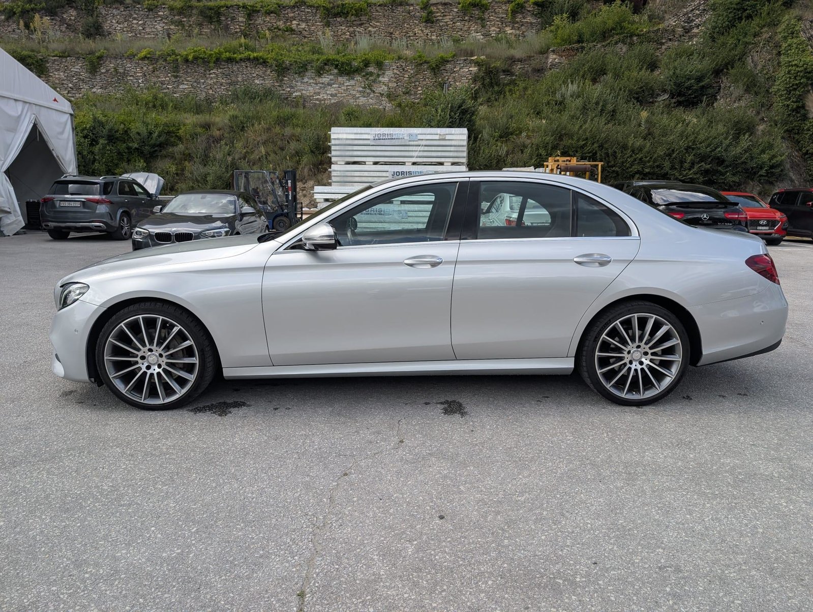 MERCEDES-BENZ E 220 d AMG Line 4matic, Diesel, Second hand / Used, Automatic - 2