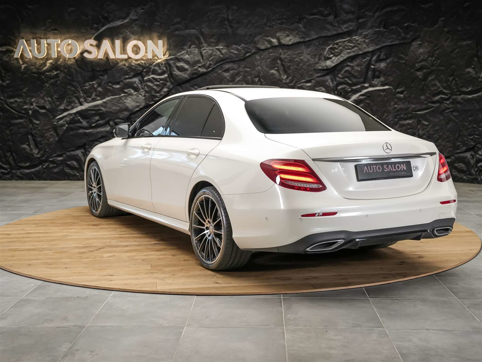MERCEDES-BENZ E 220 d AMG Line 9G-Tronic *Panorama*Sitzheizu, Diesel, Occasion / Utilisé, Automatique - 4