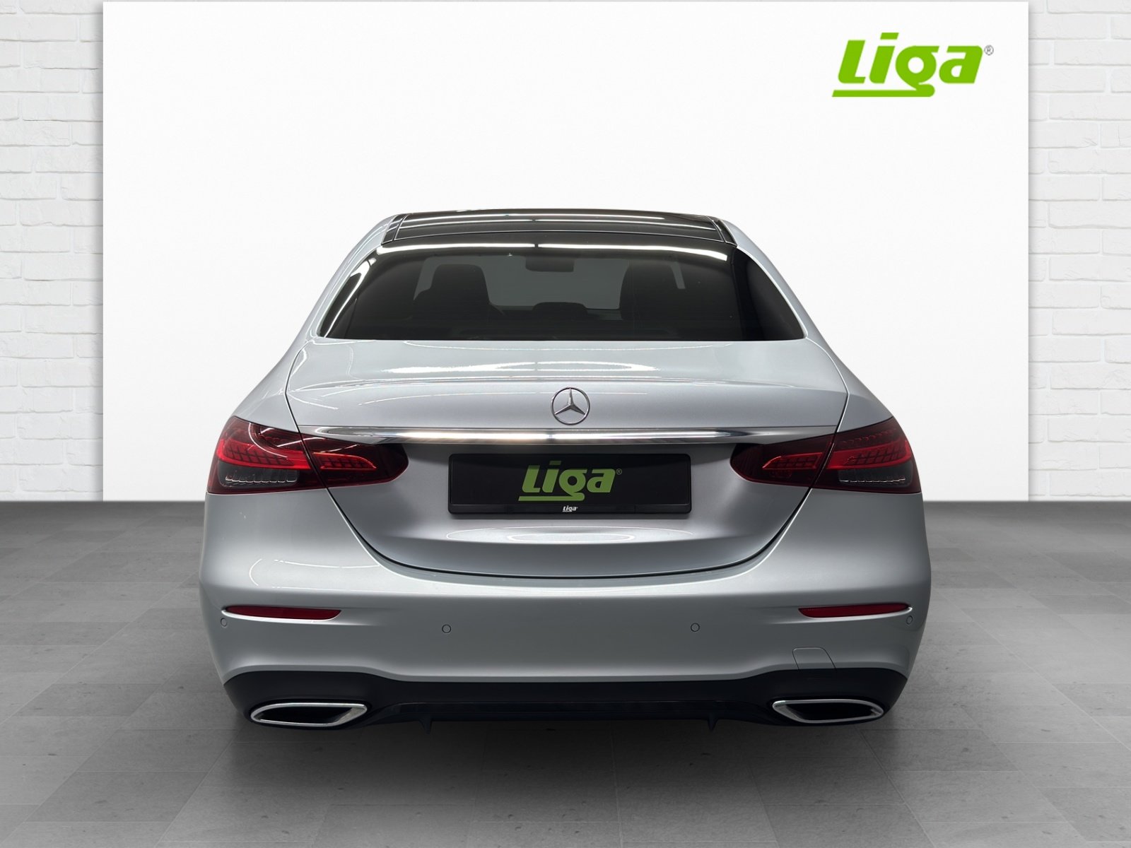 MERCEDES-BENZ E 220 d AMG Line 4Matic, Diesel, Second hand / Used, Automatic - 5
