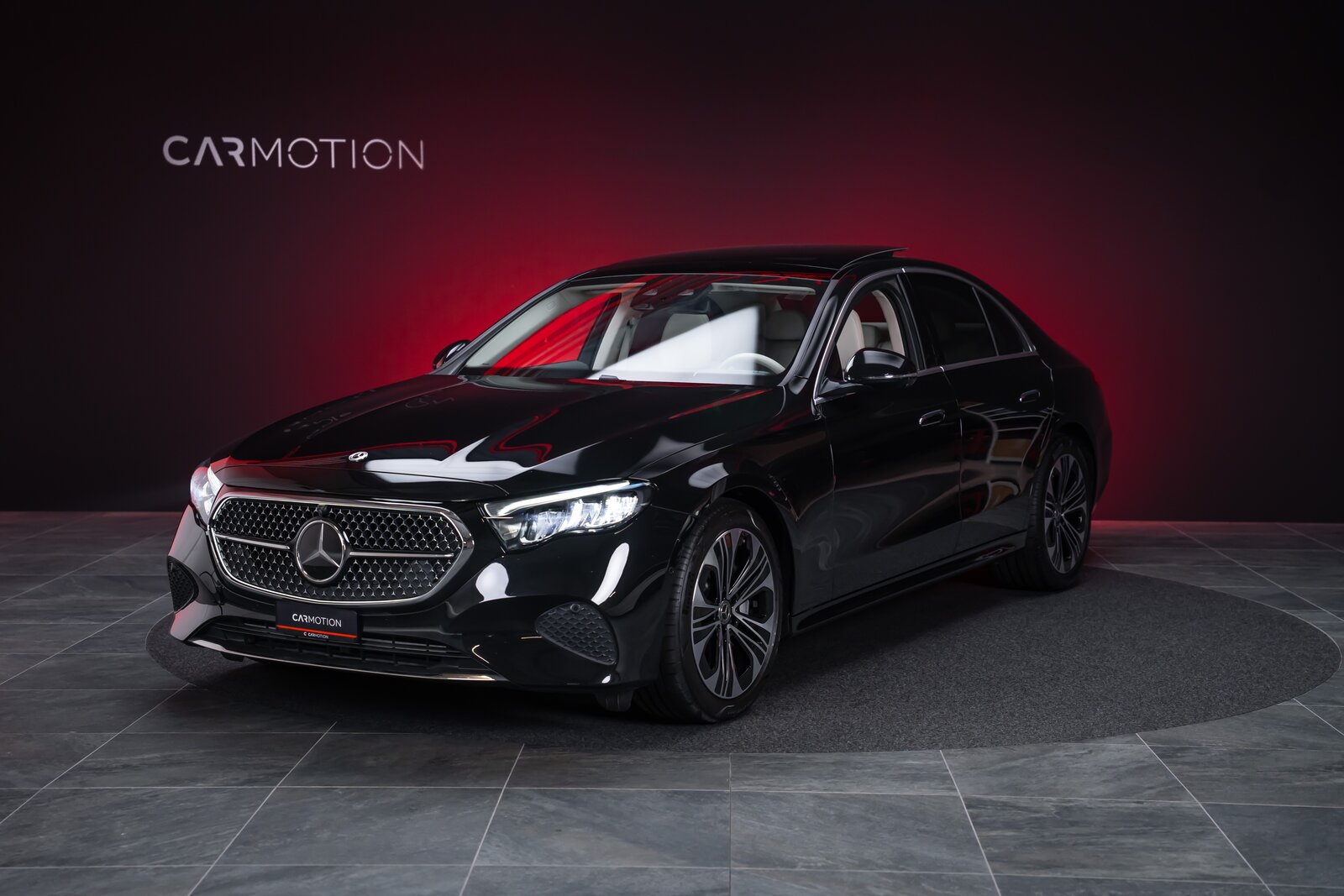 MERCEDES-BENZ E 220 d Avantgarde Limousine / Panorama-Glasdach / Hyperscr