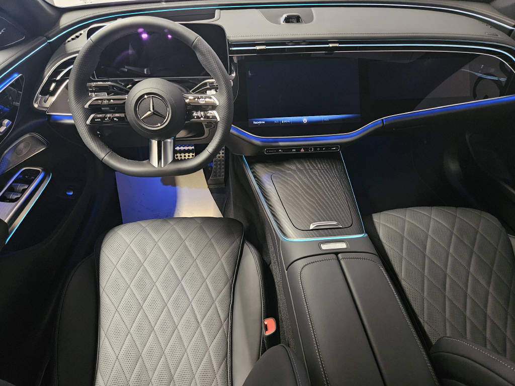 MERCEDES-BENZ E 220 d 4Matic AMG Line Limousine, Mild-Hybrid Diesel/Elektro, Vorführwagen, Automatik - 6