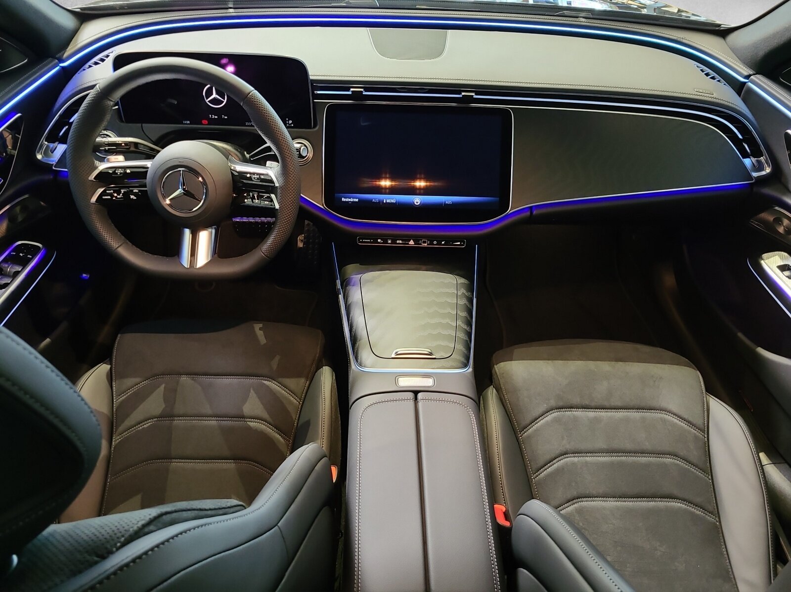 MERCEDES-BENZ E 220 d 4M AMG W214, Mild-Hybrid Diesel/Elektro, Vorführwagen, Automatik - 4
