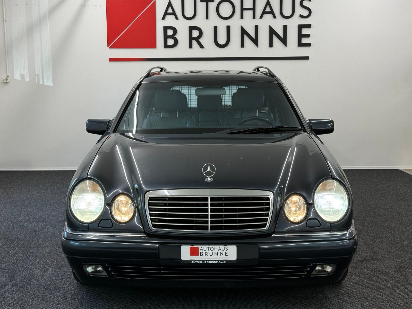 MERCEDES-BENZ E 230 Avantgarde, Benzin, Occasion / Gebraucht, Automatik - 2