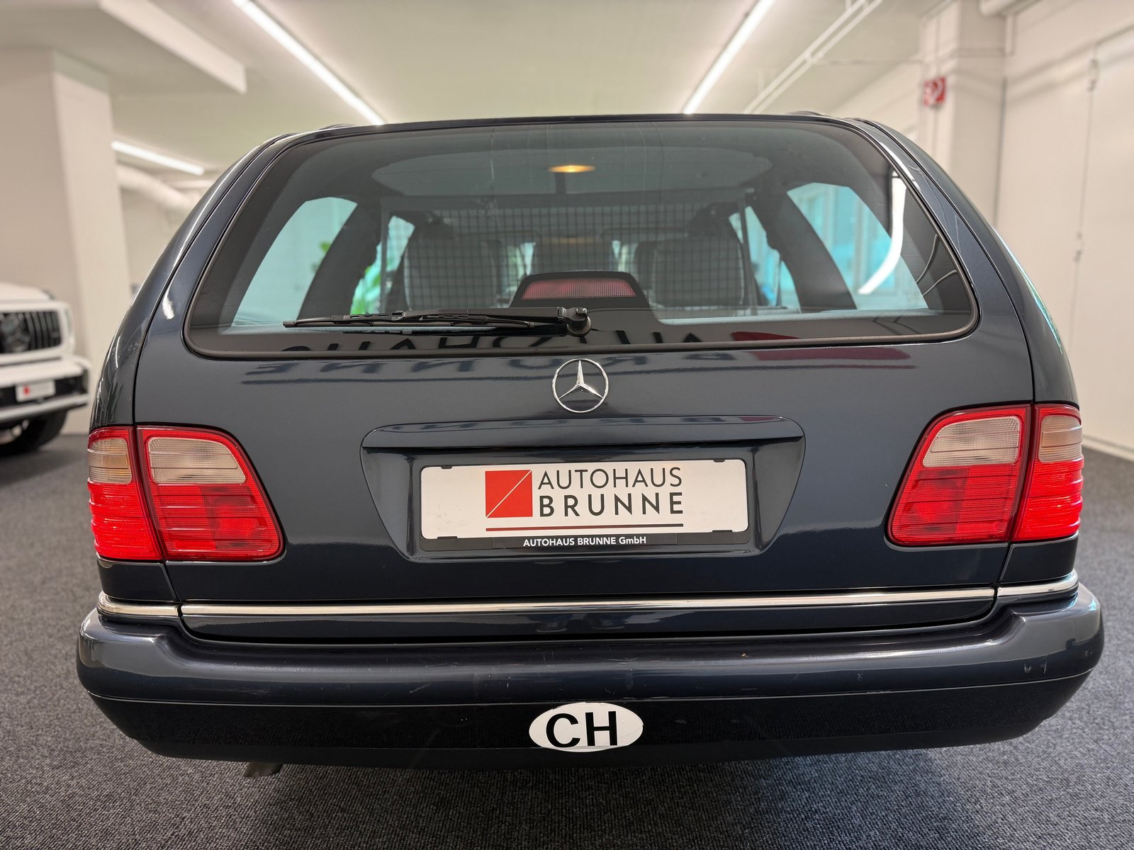 MERCEDES-BENZ E 230 Avantgarde, Benzin, Occasion / Gebraucht, Automatik - 5