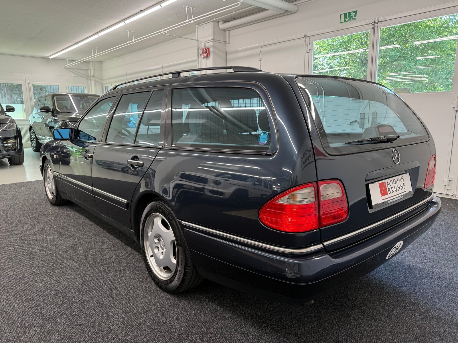 MERCEDES-BENZ E 230 Avantgarde, Benzin, Occasion / Gebraucht, Automatik - 6