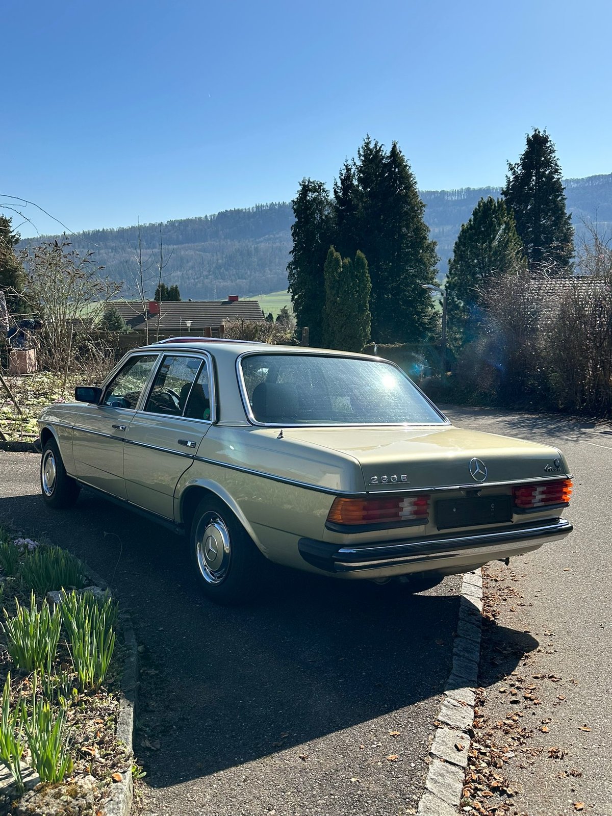 MERCEDES-BENZ W123 230 E, Petrol, Second hand / Used, Manual - 4