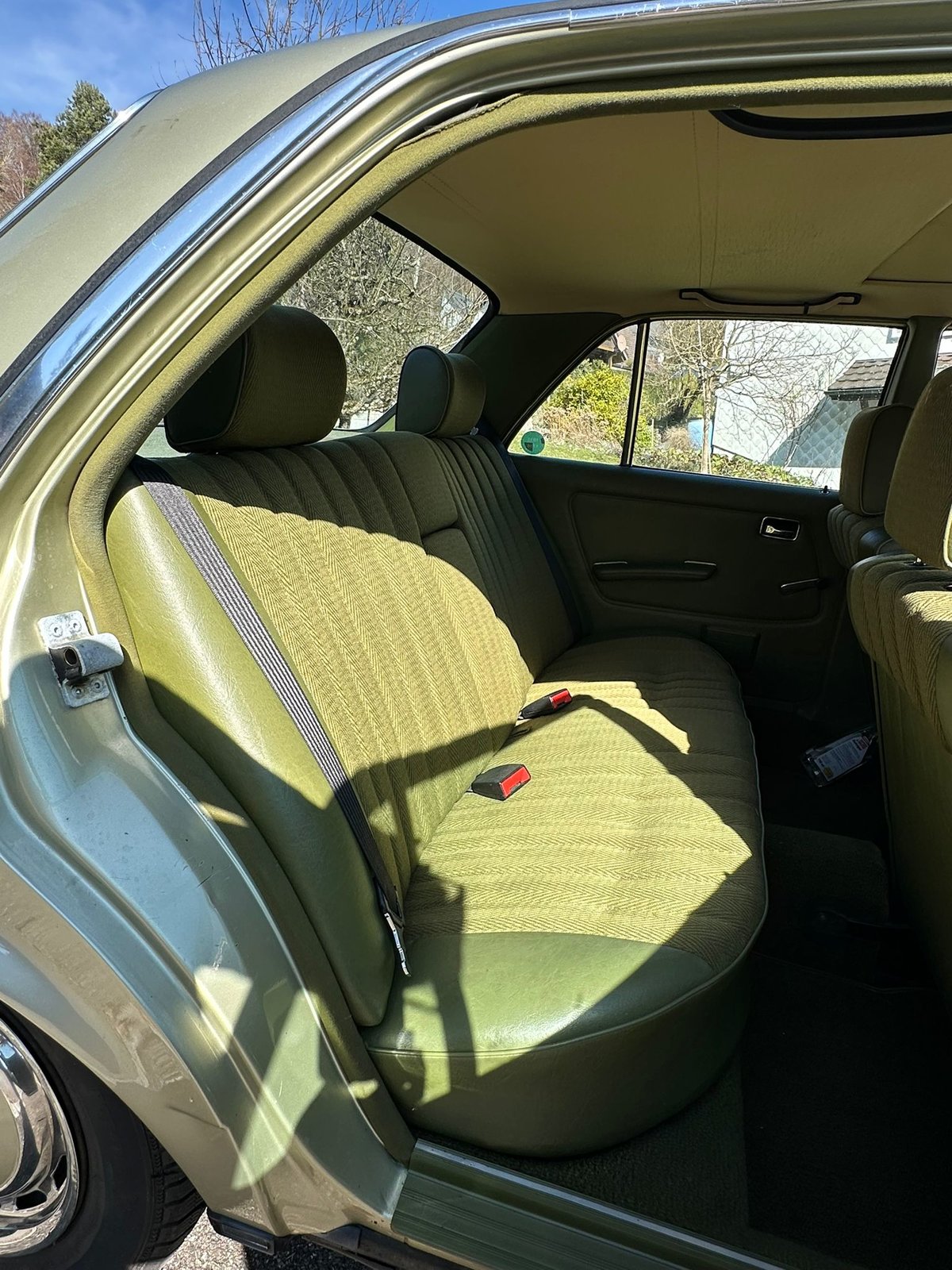 MERCEDES-BENZ W123 230 E, Petrol, Second hand / Used, Manual - 6