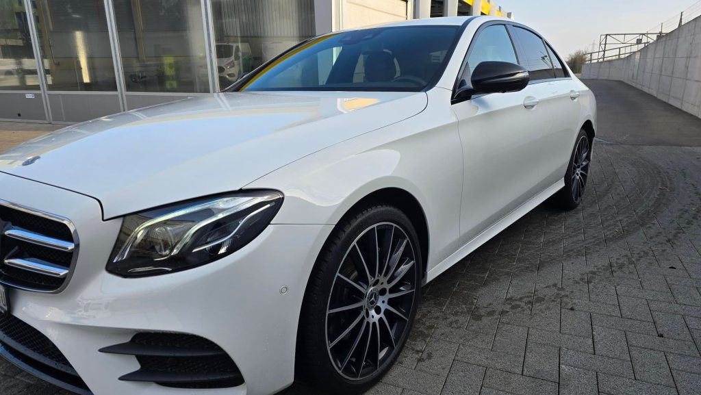 MERCEDES-BENZ E 230 E 220 d AMG Line 4matic