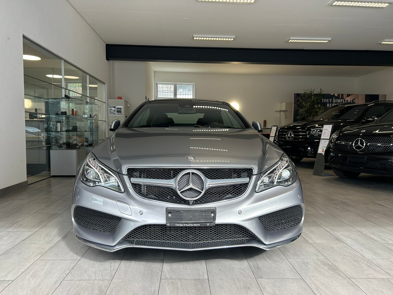 MERCEDES-BENZ E 250 Coupé 7G-Tronic, Petrol, Second hand / Used, Automatic - 2
