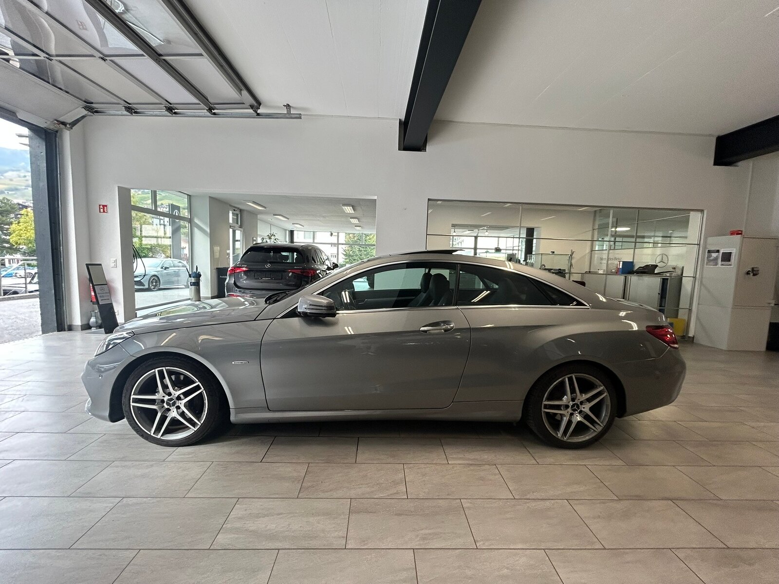 MERCEDES-BENZ E 250 Coupé 7G-Tronic, Petrol, Second hand / Used, Automatic - 4