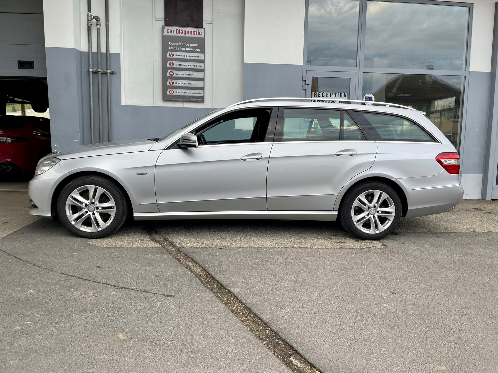 MERCEDES-BENZ E 250 CGI BlueEfficiency Avantgarde Automatic, Essence, Occasion / Utilisé, Automatique - 2