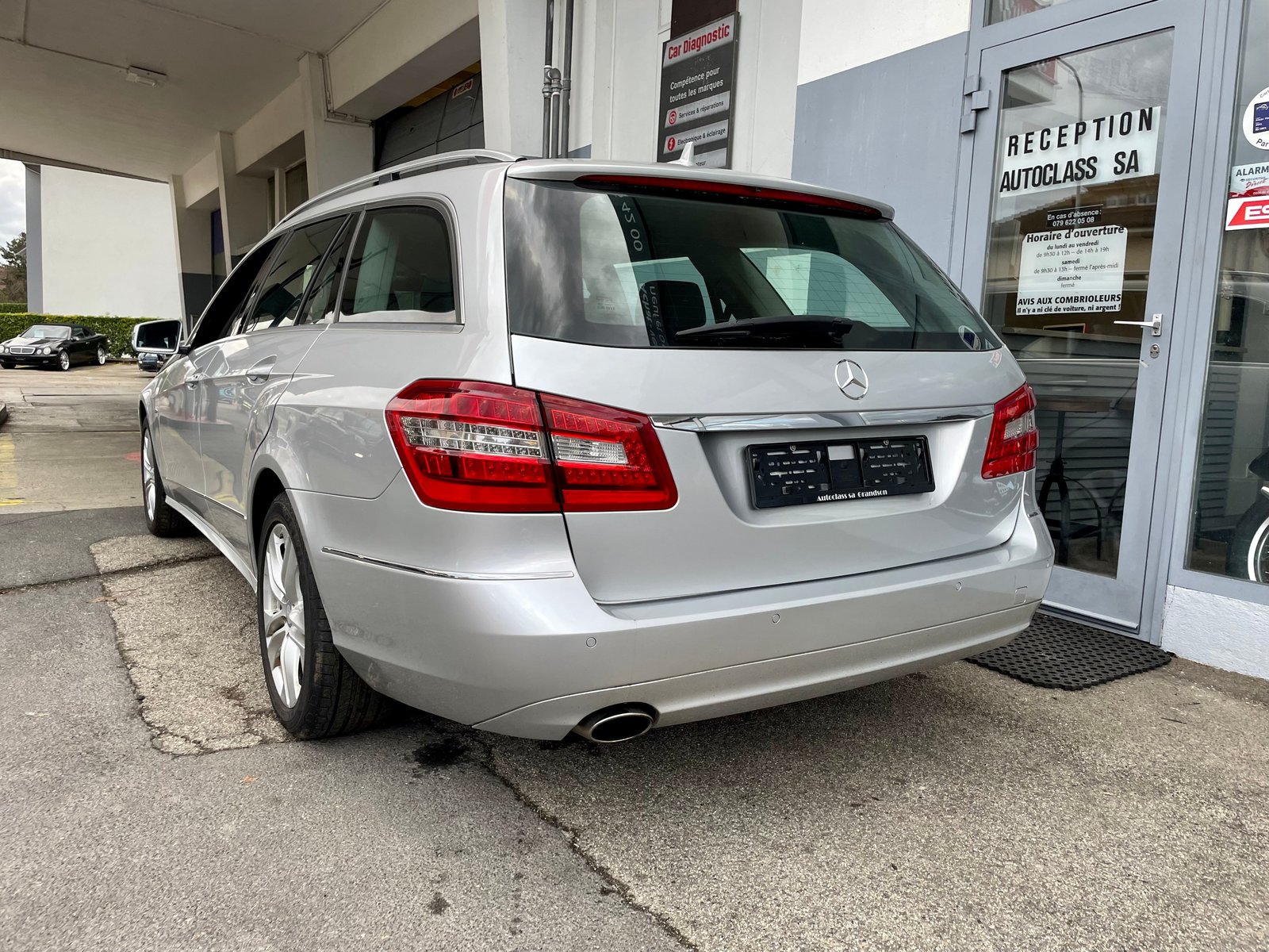 MERCEDES-BENZ E 250 CGI BlueEfficiency Avantgarde Automatic, Essence, Occasion / Utilisé, Automatique - 3