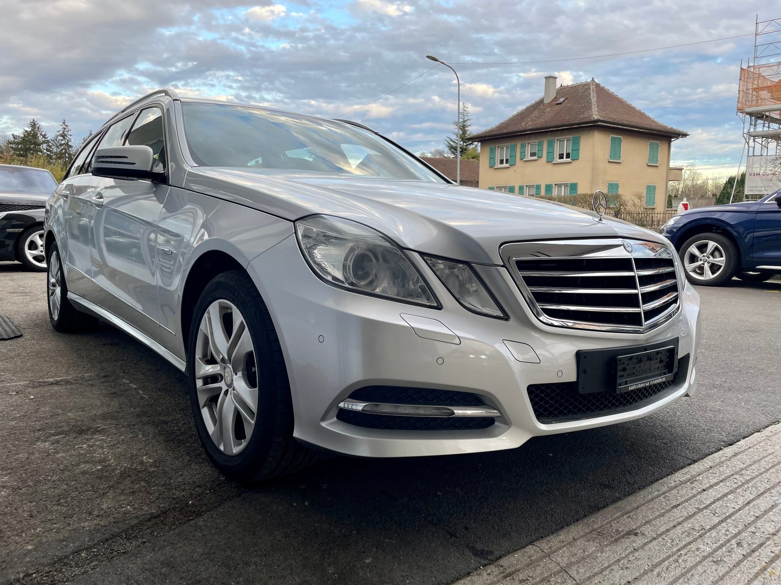 MERCEDES-BENZ E 250 CGI BlueEfficiency Avantgarde Automatic, Essence, Occasion / Utilisé, Automatique - 4