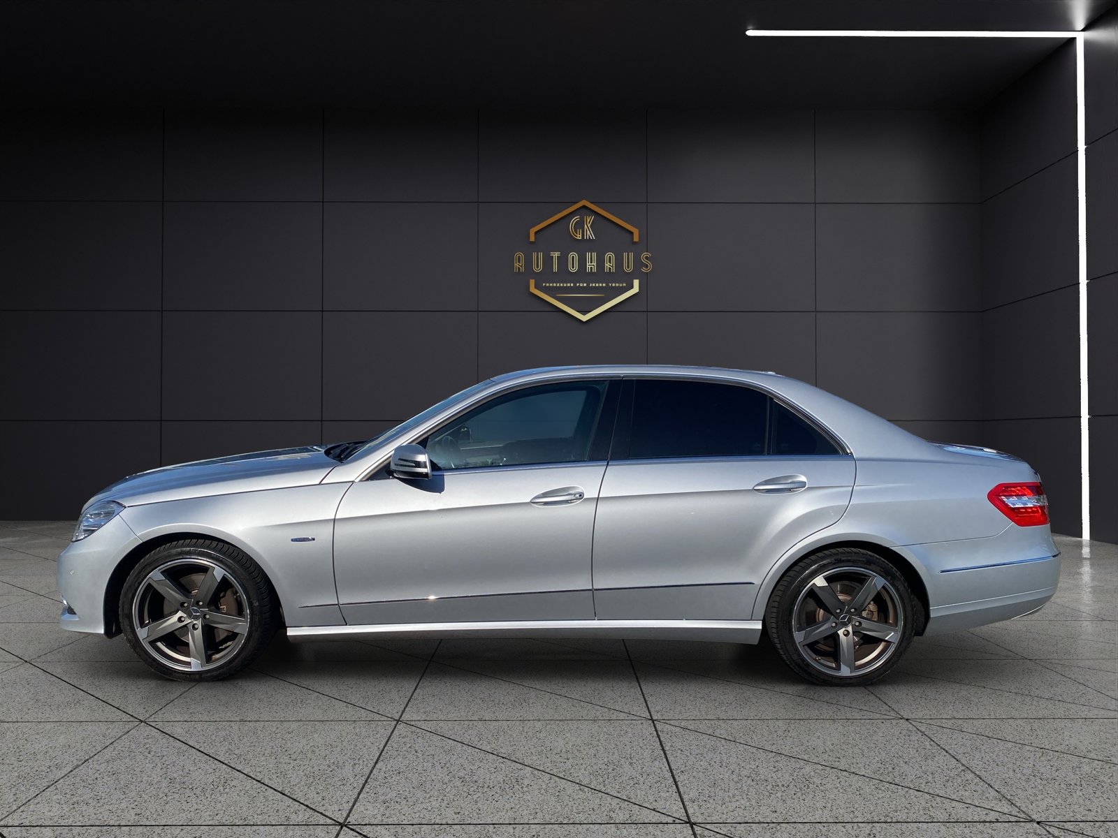 MERCEDES-BENZ E 250 CGI BlueEfficiency Avantgarde Automatic, Benzina, Occasioni / Usate, Automatico - 2