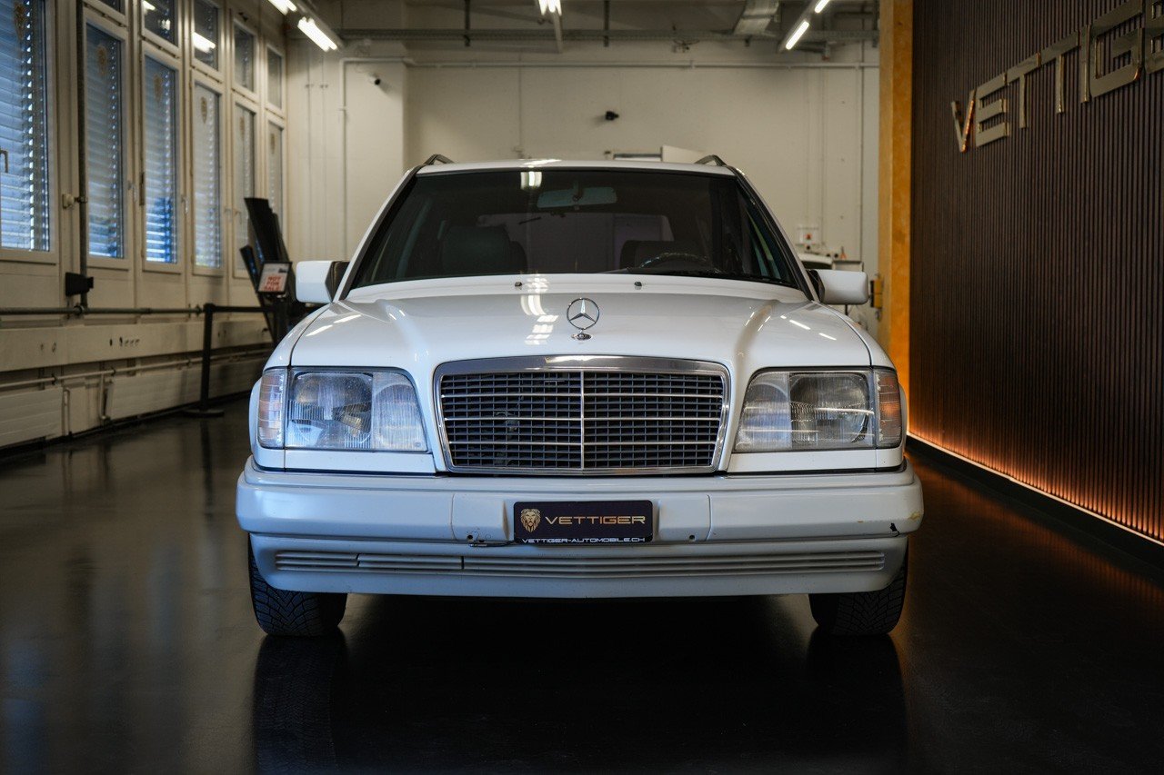 MERCEDES-BENZ E 280, Petrol, Second hand / Used, Automatic - 2