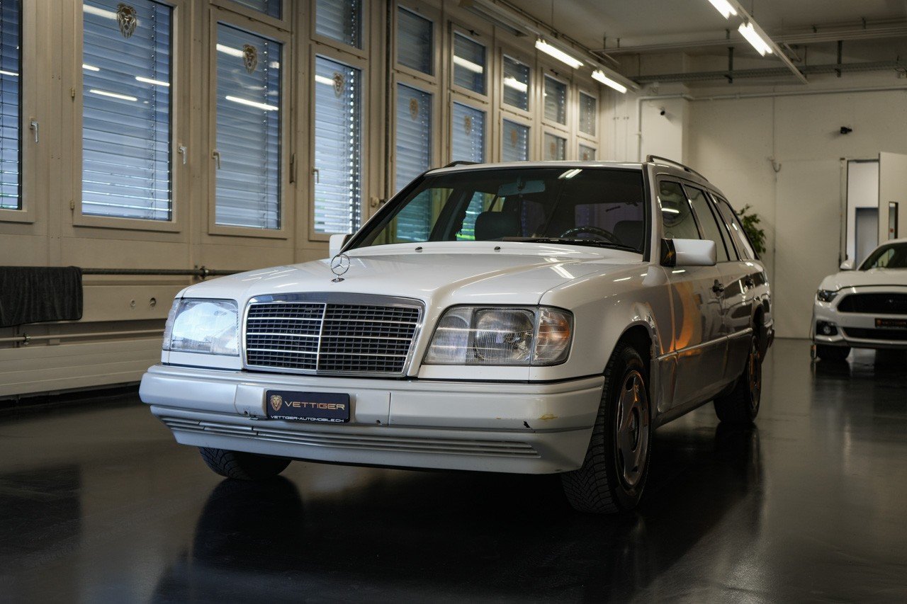 MERCEDES-BENZ E 280, Petrol, Second hand / Used, Automatic - 3