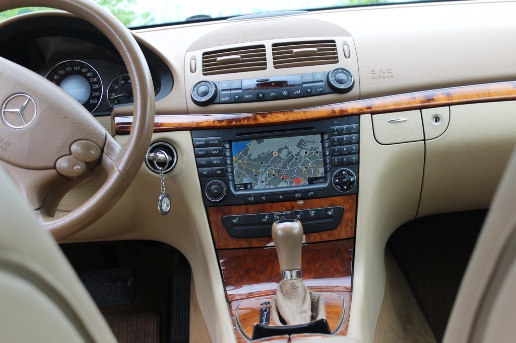 MERCEDES-BENZ E-Klasse W211 E 280 V6 4matic, Essence, Occasion / Utilisé, Automatique - 5