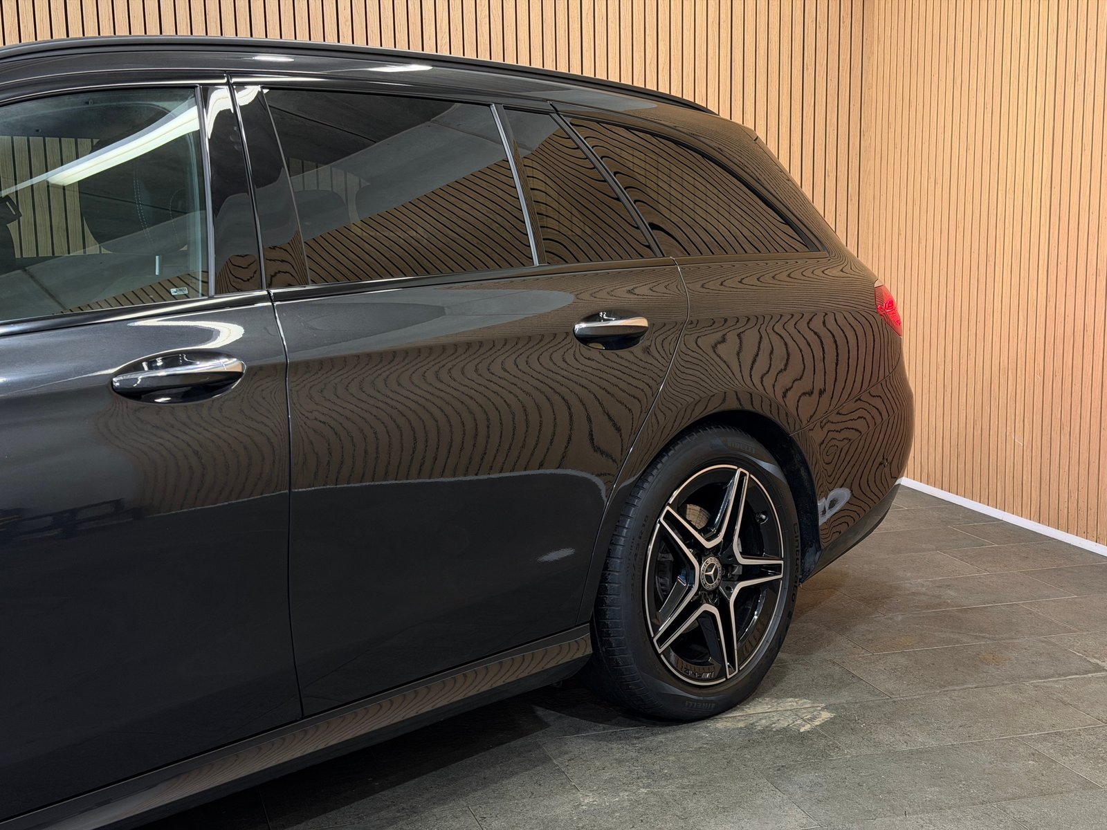 MERCEDES-BENZ E 300 d T 4Matic AMG Line 9G-Tronic, Mild-Hybrid Diesel/Elektro, Occasion / Gebraucht, Automatik - 3