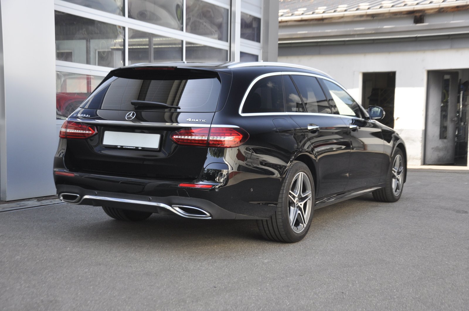 MERCEDES-BENZ E 300 de T 4Matic AMG Line 9G-Tronic, Plug-in-Hybrid Diesel/Elettrica, Occasioni / Usate, Automatico - 3