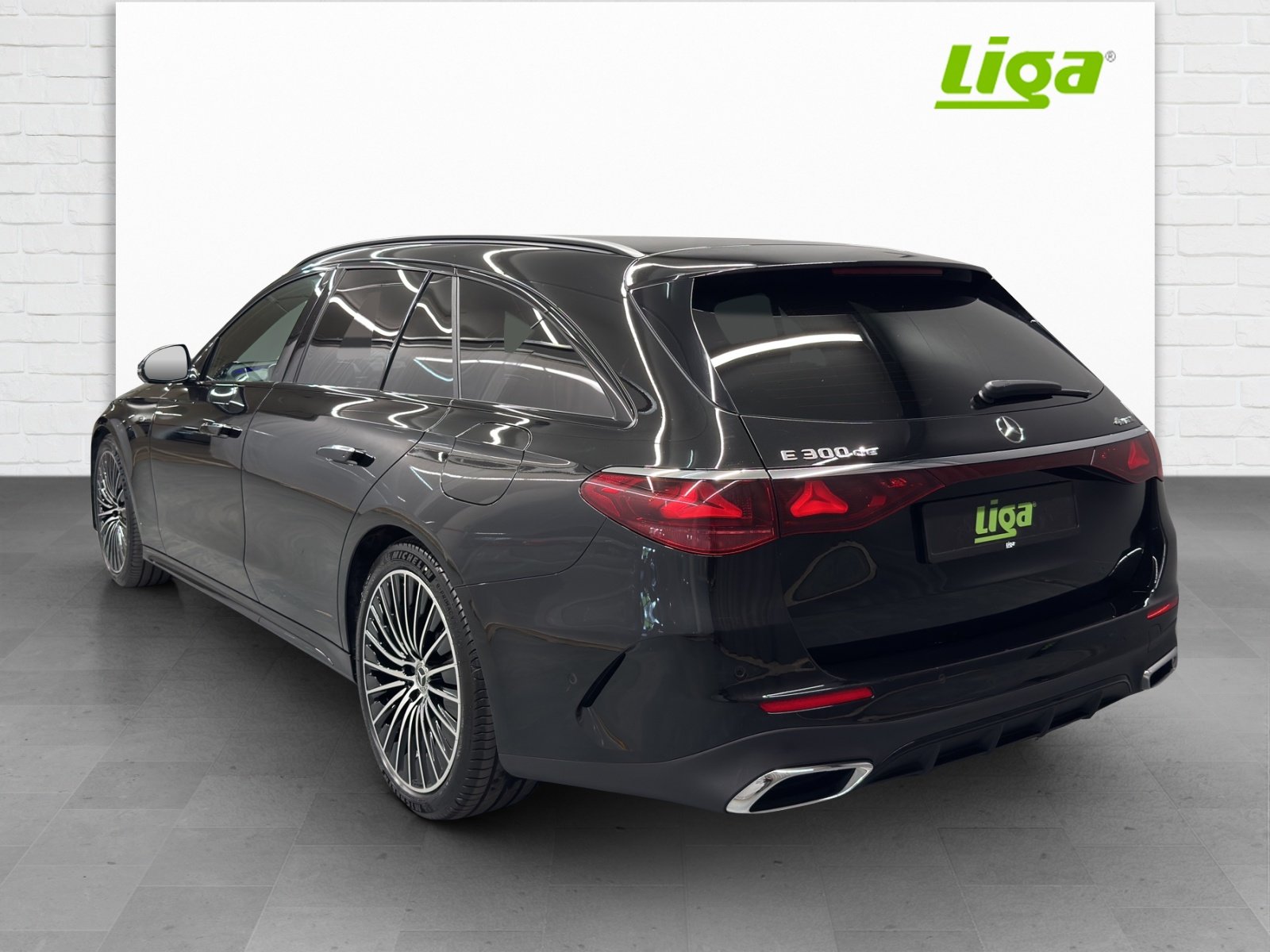 MERCEDES-BENZ E 300 de AMG Line 4Matic, Plug-in-Hybrid Diesel/Elektro, Occasion / Gebraucht, Automatik - 4
