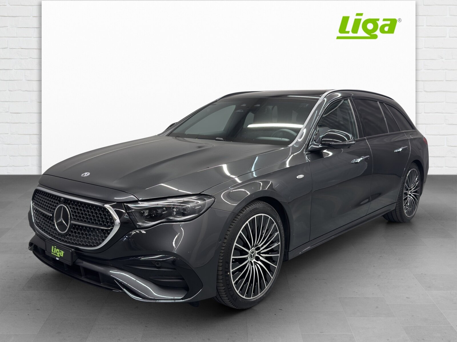 MERCEDES-BENZ E 300 de AMG Line 4Matic