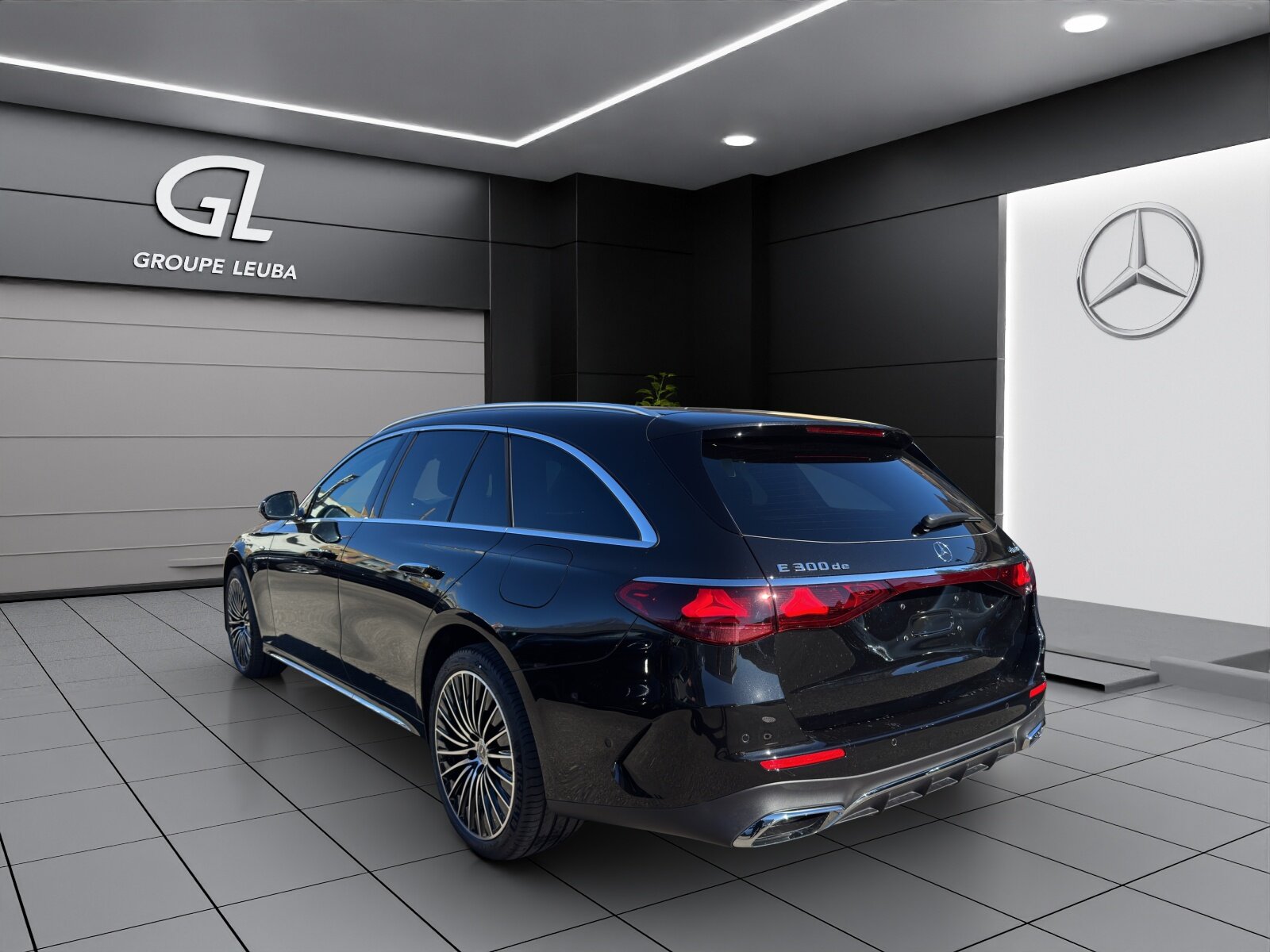 MERCEDES-BENZ E 300 de T 4Matic EQ Hybrid 9G-Tronic, Plug-in-Hybrid Diesel/Electric, Ex-demonstrator, Automatic - 4