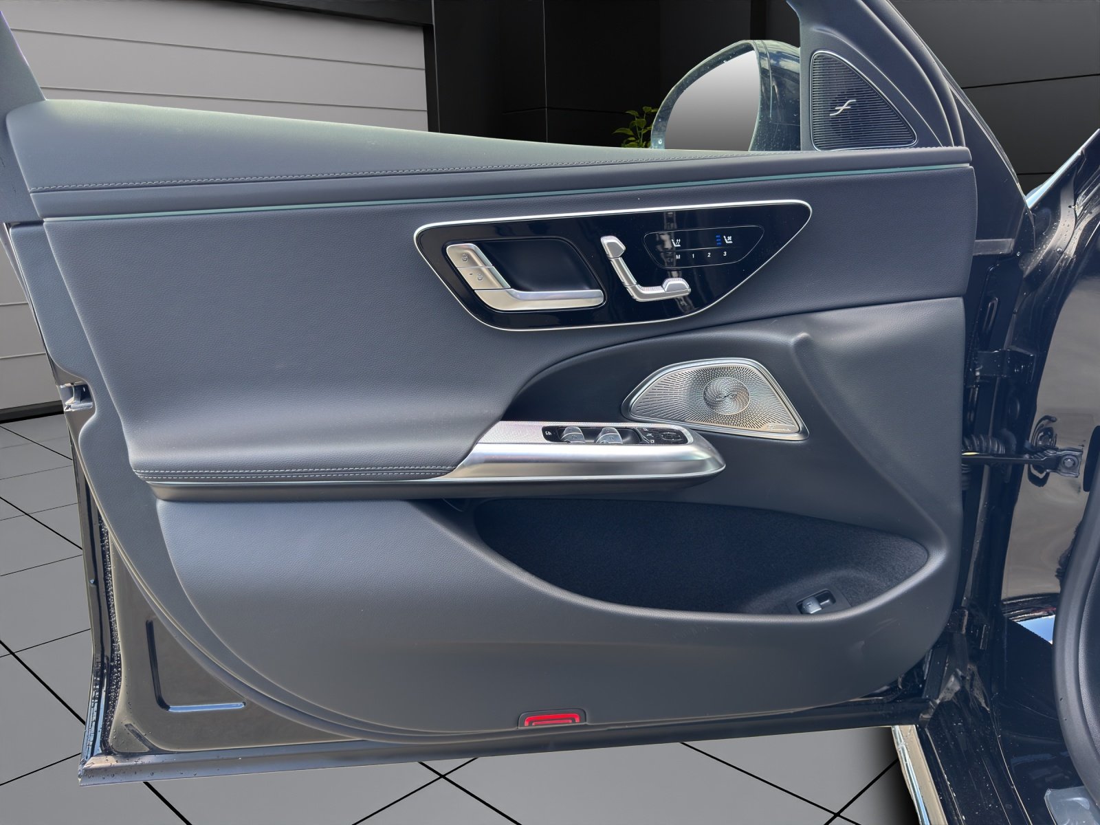 MERCEDES-BENZ E 300 e 4Matic EQ Hybrid 9G-Tronic, Plug-in-Hybrid Benzina/Elettrica, Auto nuove, Automatico - 7