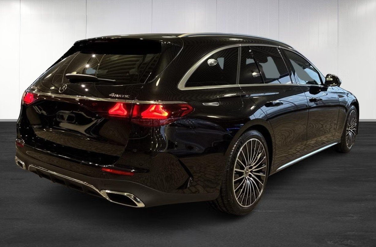 MERCEDES-BENZ E 300 e 4Matic EQ Hybrid 9G-Tronic, Plug-in-Hybrid Benzina/Elettrica, Auto nuove, Automatico - 4