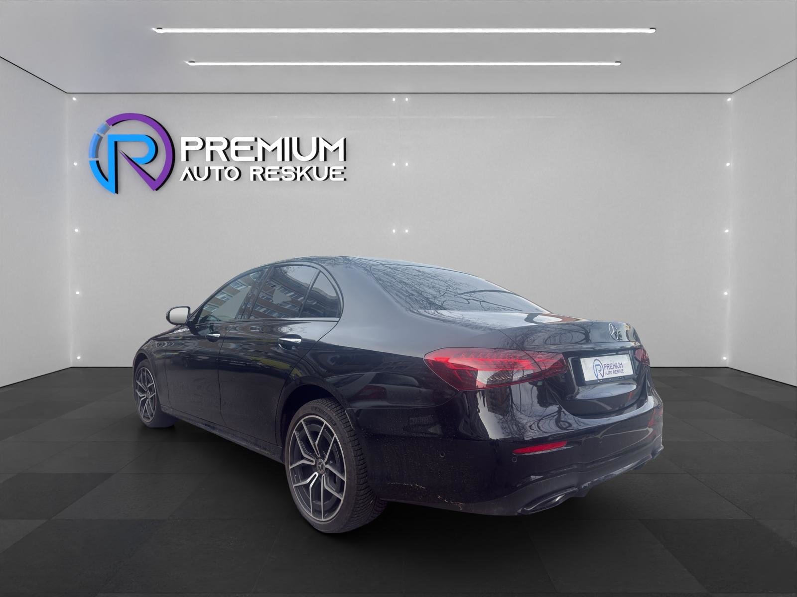MERCEDES-BENZ E 300 e 4Matic AMG Line 9G-Tronic, Plug-in-Hybrid Benzin/Elektro, Occasion / Gebraucht, Automatik - 4