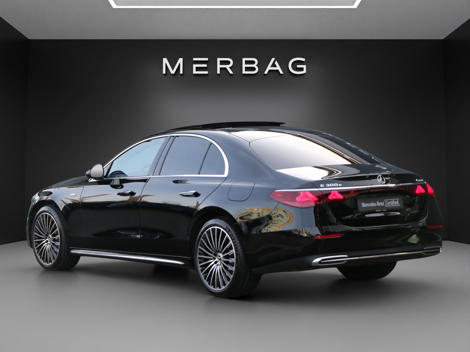 MERCEDES-BENZ E 300 e 4Matic 9G-Tronic, Plug-in-Hybrid Benzin/Elektro, Occasion / Gebraucht, Automatik - 3