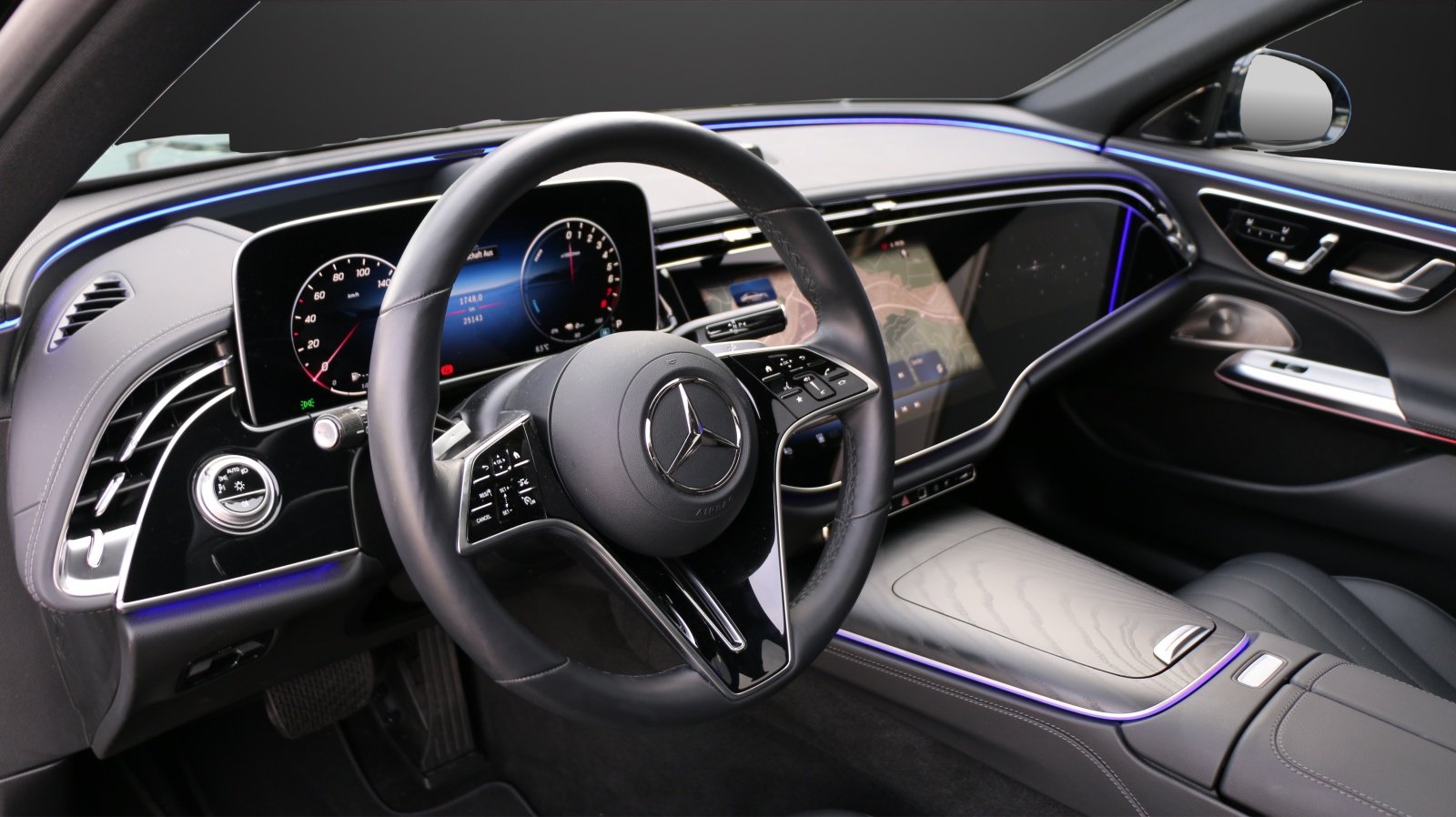 MERCEDES-BENZ E 300 e 4Matic 9G-Tronic, Plug-in-Hybrid Benzin/Elektro, Occasion / Gebraucht, Automatik - 7