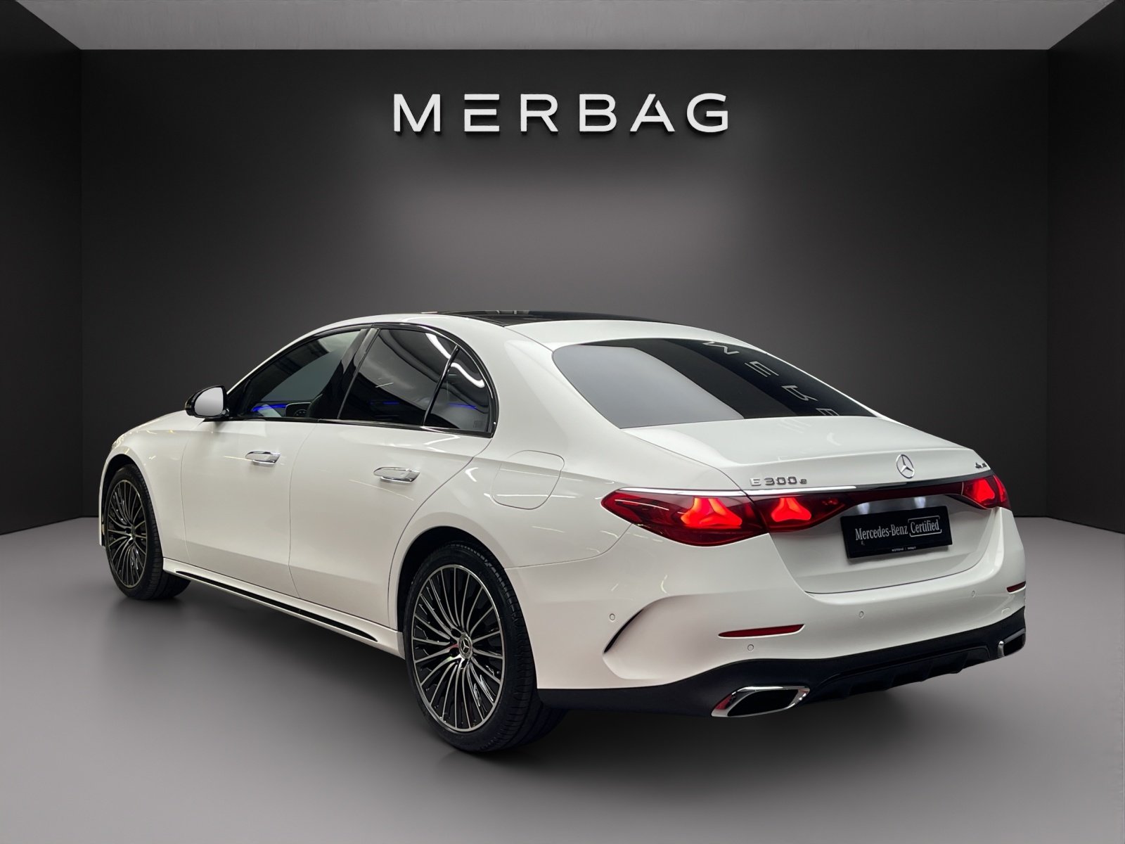 MERCEDES-BENZ E 300 e 9G-Tronic, Hybride Rechargeable Essence/Électricité, Occasion / Utilisé, Automatique - 4