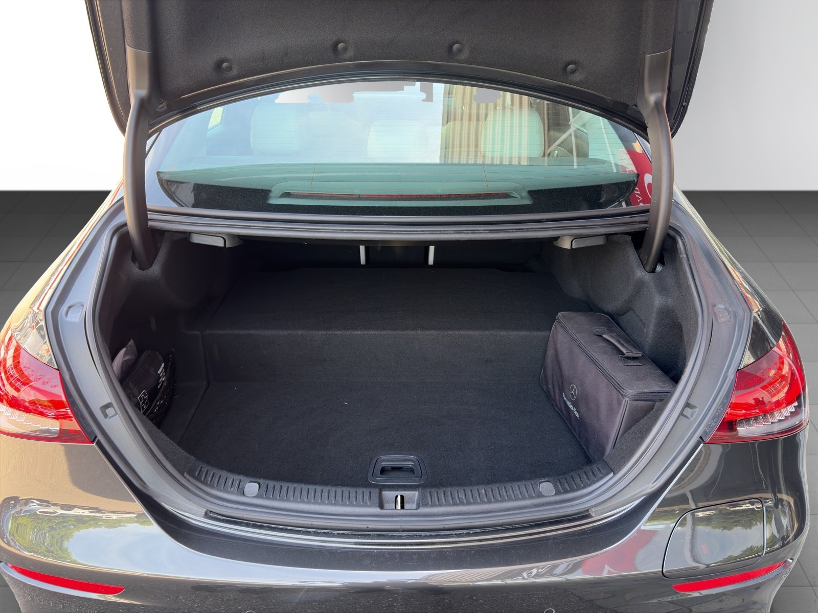 MERCEDES-BENZ E 300 de 4M AMG Line, Plug-in-Hybrid Diesel/Electric, Second hand / Used, Automatic - 7
